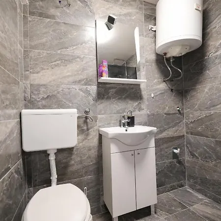 Dean Ae1605 Apartman *
