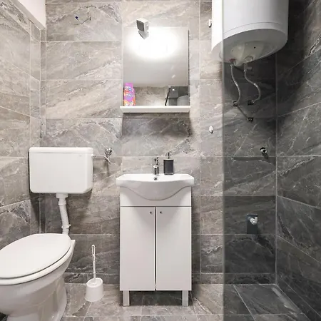 Dean Ae1605 Apartman